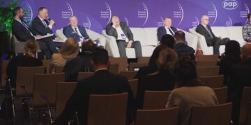 Prezes PKP Intercity na EKG: Polacy znów kochają kolej